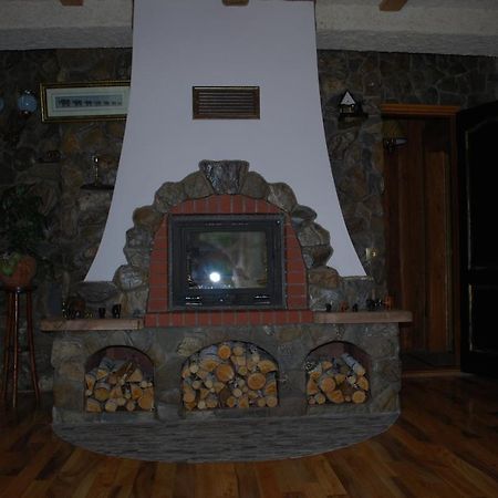 Смерекова Хата Pochaiv Exterior photo
