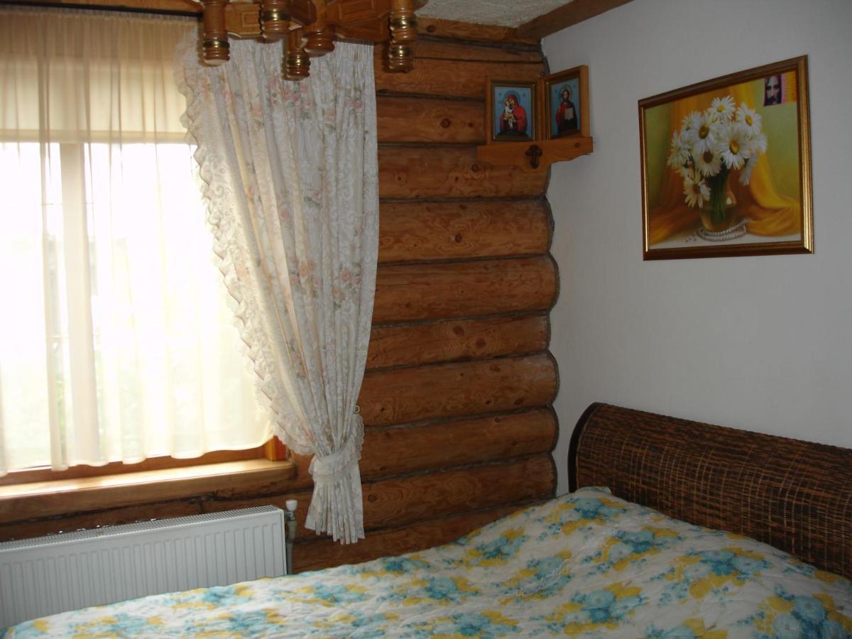 Смерекова Хата Pochaiv Exterior photo